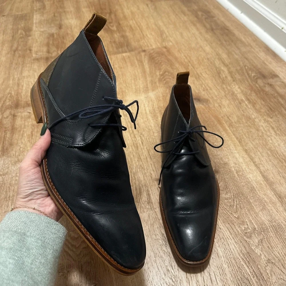 Steve Madden | Men's Navy Blue Leather Brown Suede Heel Chukka Boots, Size 10